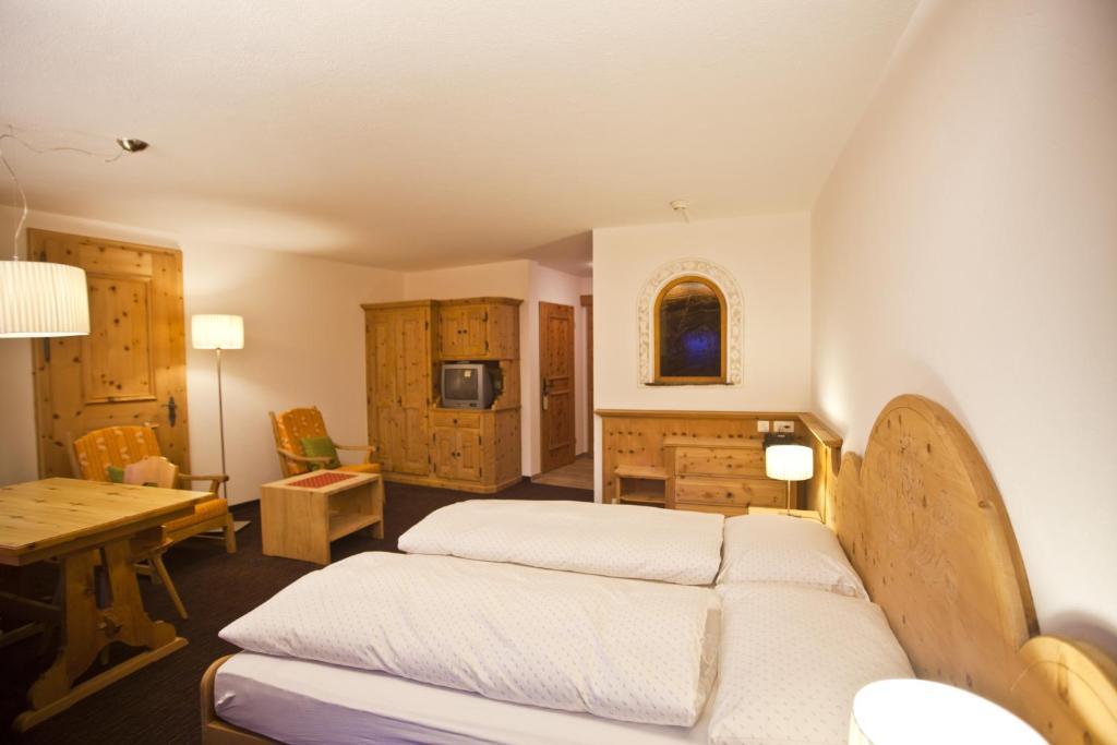Hotel Seraina Sils Maria Bilik gambar